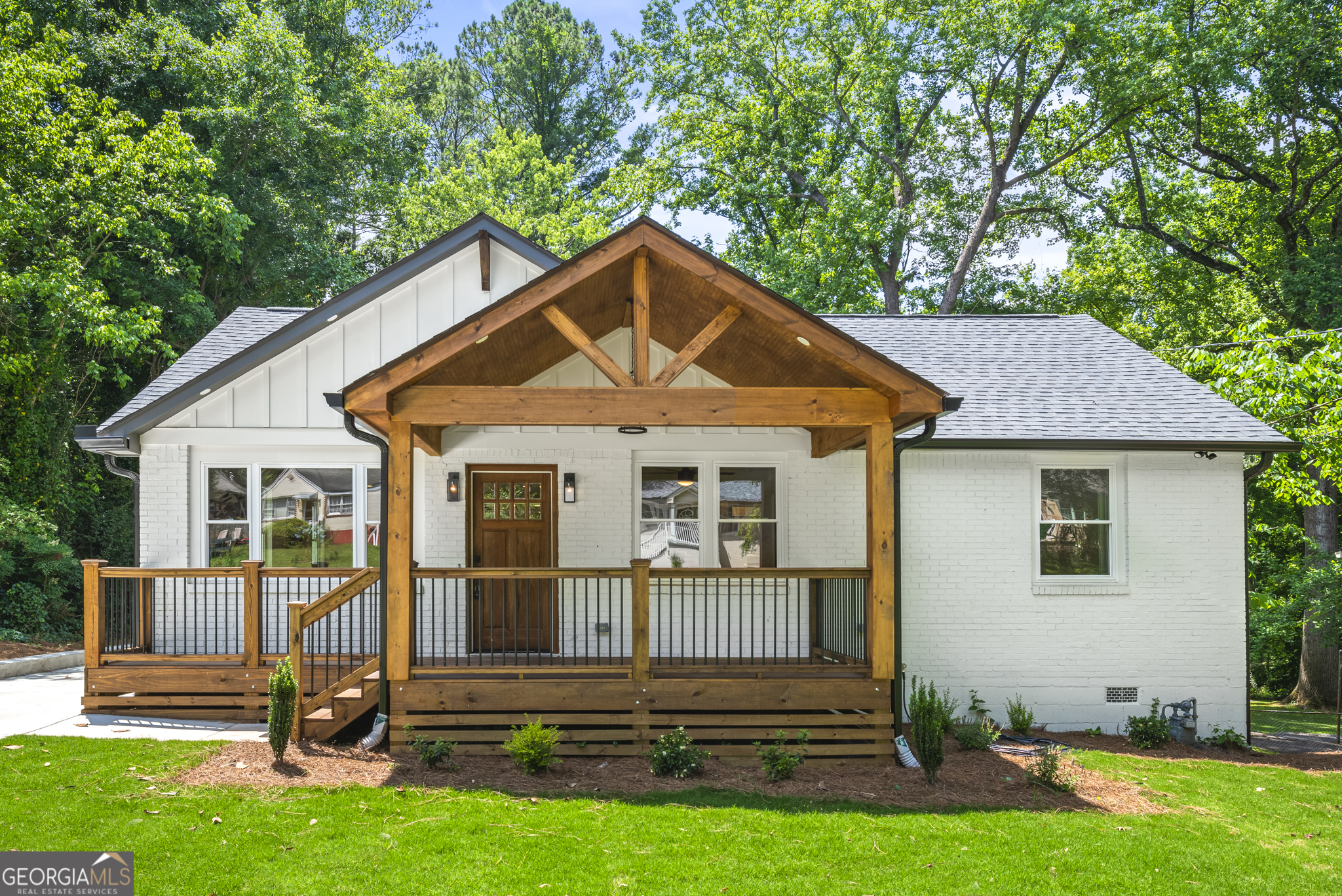 1965 CRESTMOORE Drive