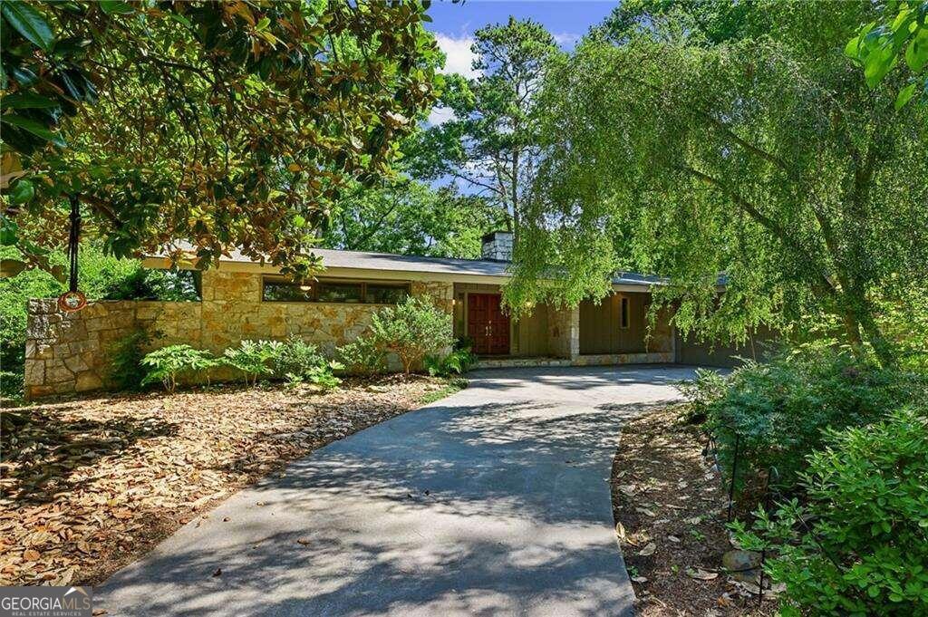 2543 Flair Knoll Court NE