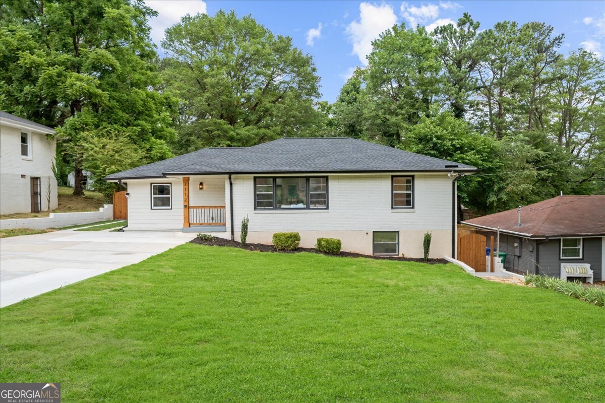 2112 East Drive