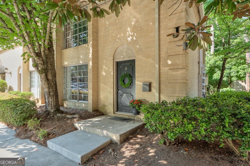 5400 Roswell Road # J6