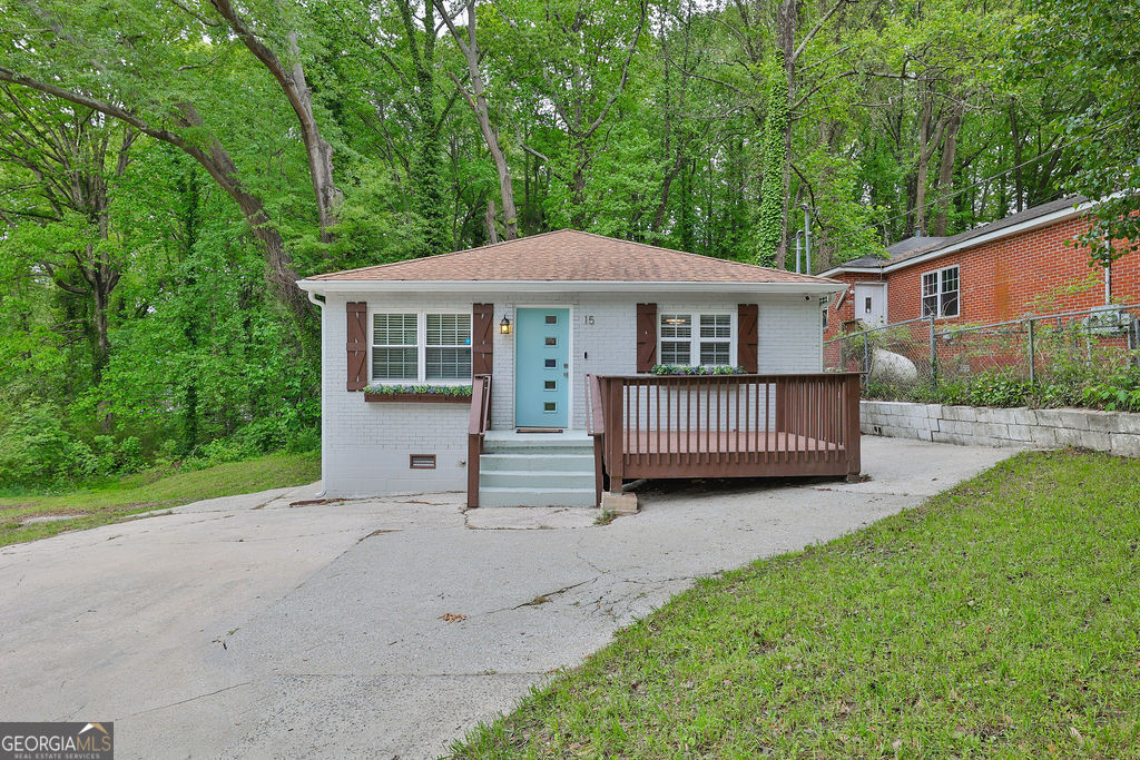 15 Gardenia Drive NW