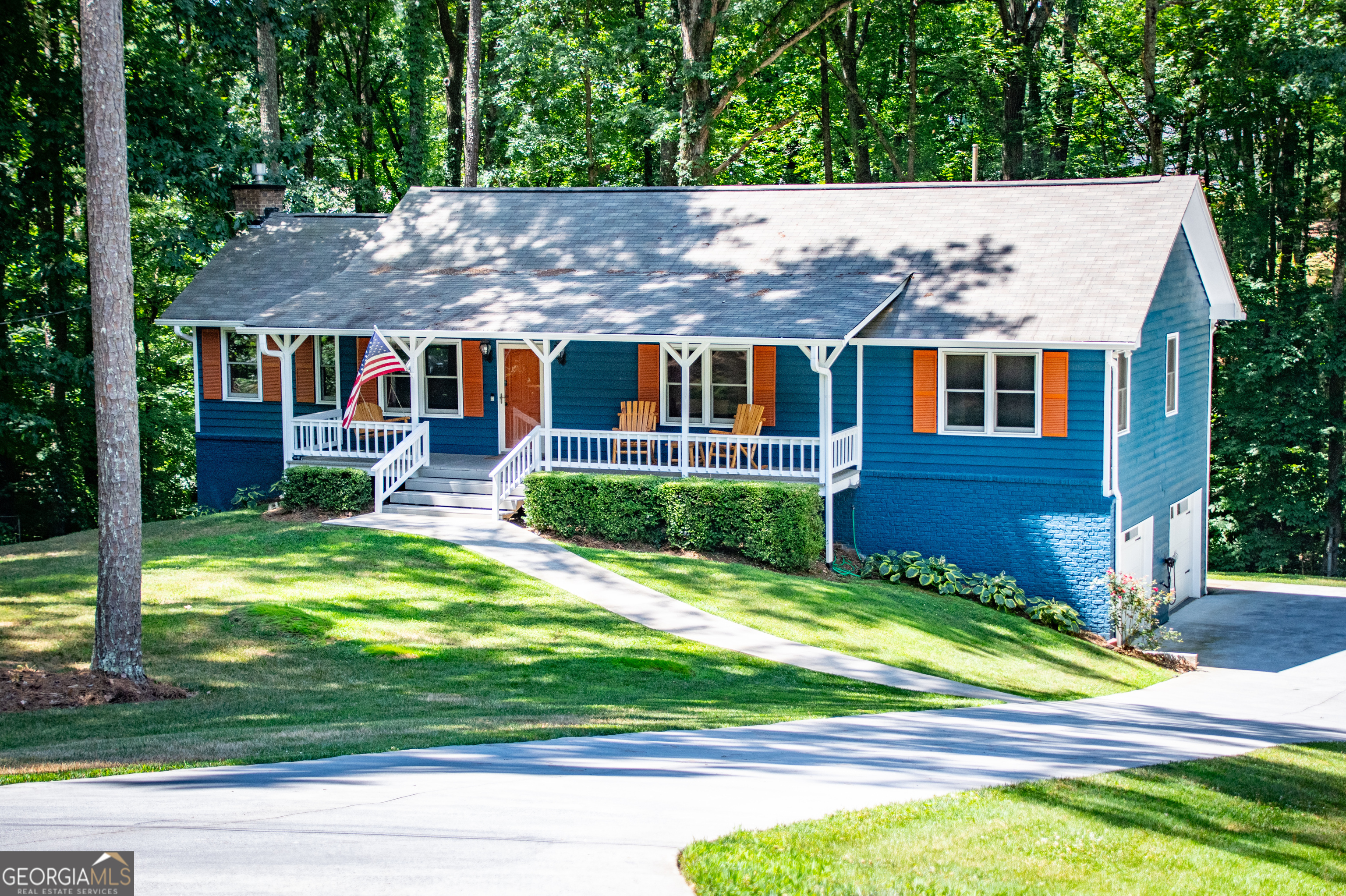 3809 Stonewall Drive NW