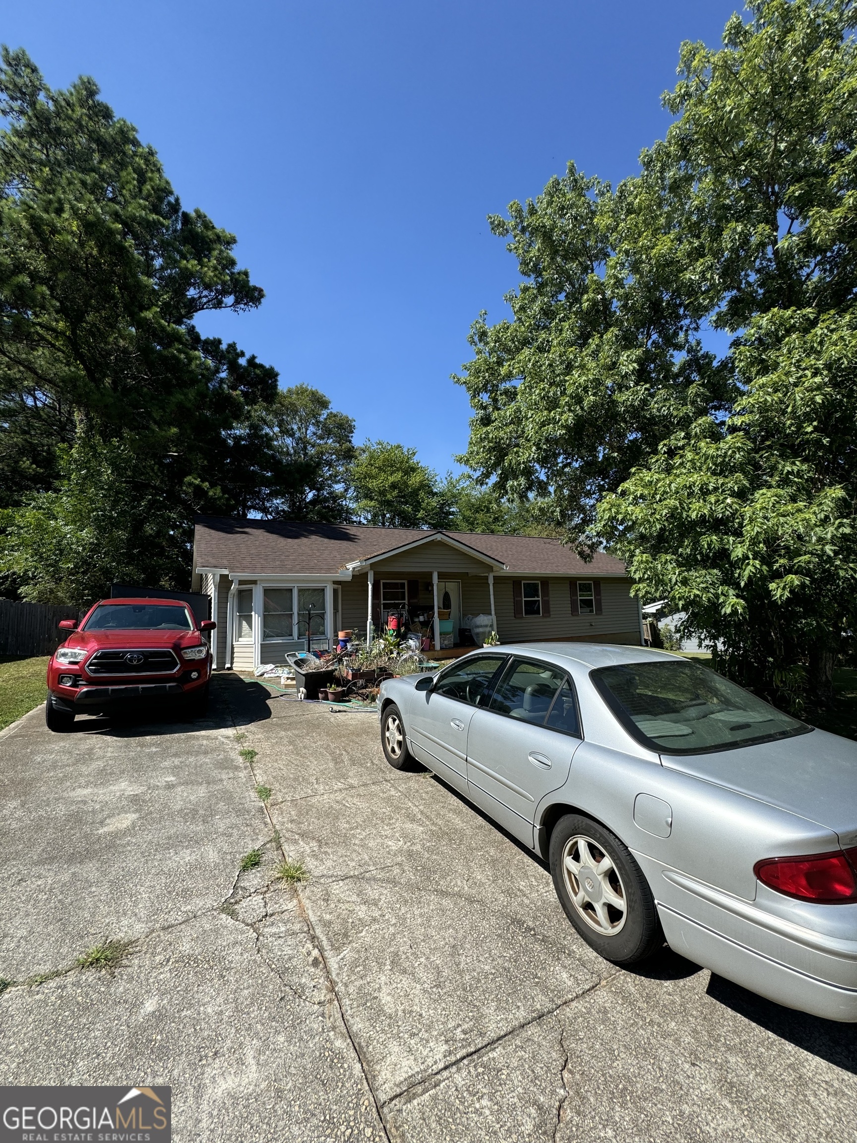592 Lakeridge Circle