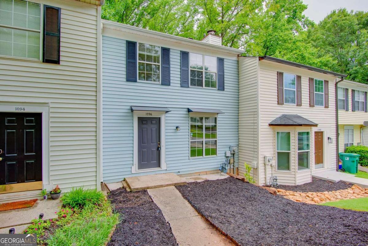 1096 Huntington Trace SE