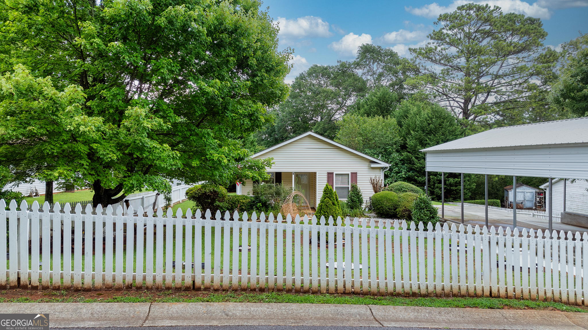 166 Beggs Court NE
