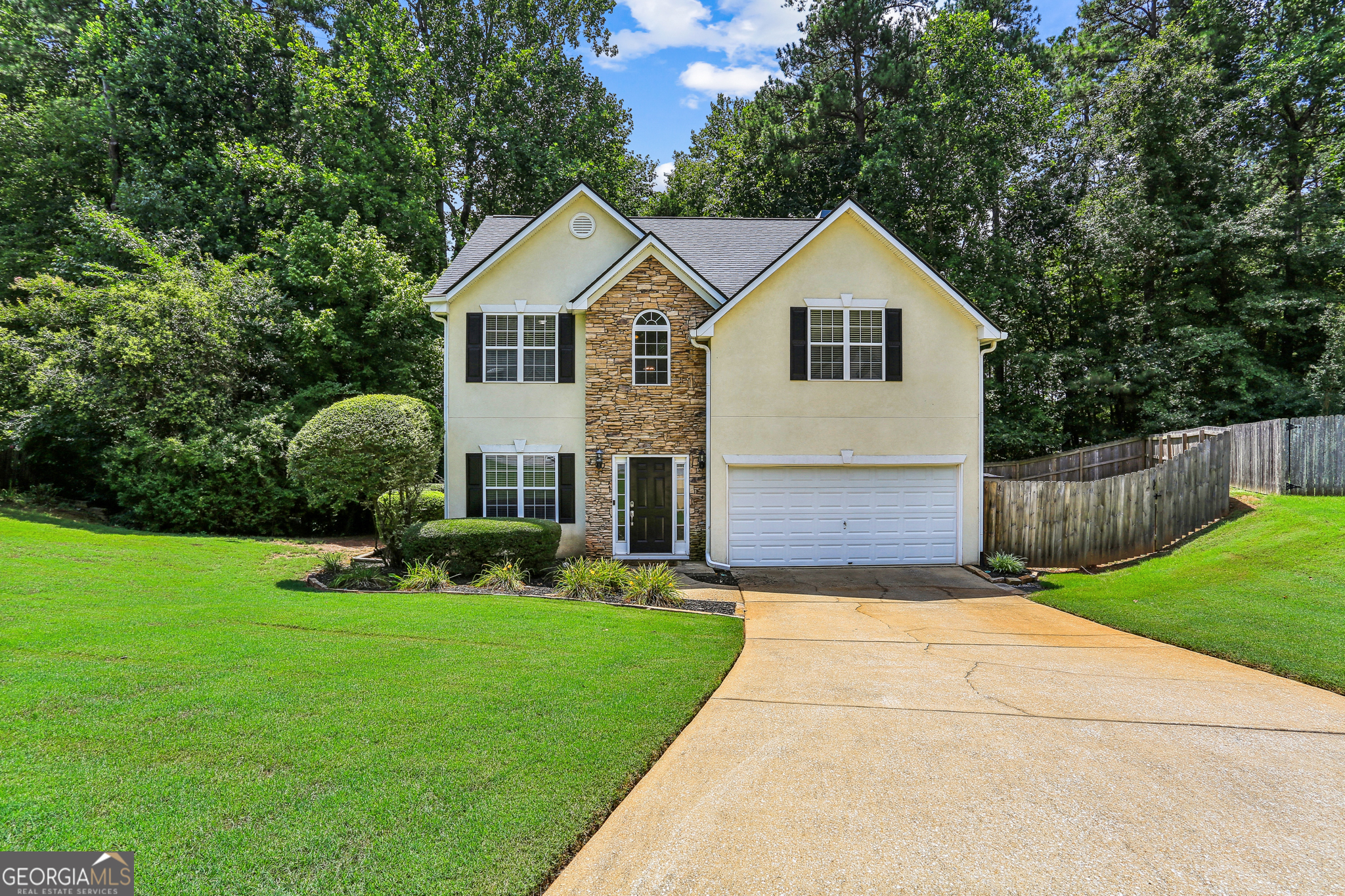 906 Wandering Vine Drive SE