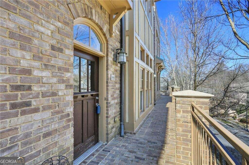 1834 Gordon Manor NE