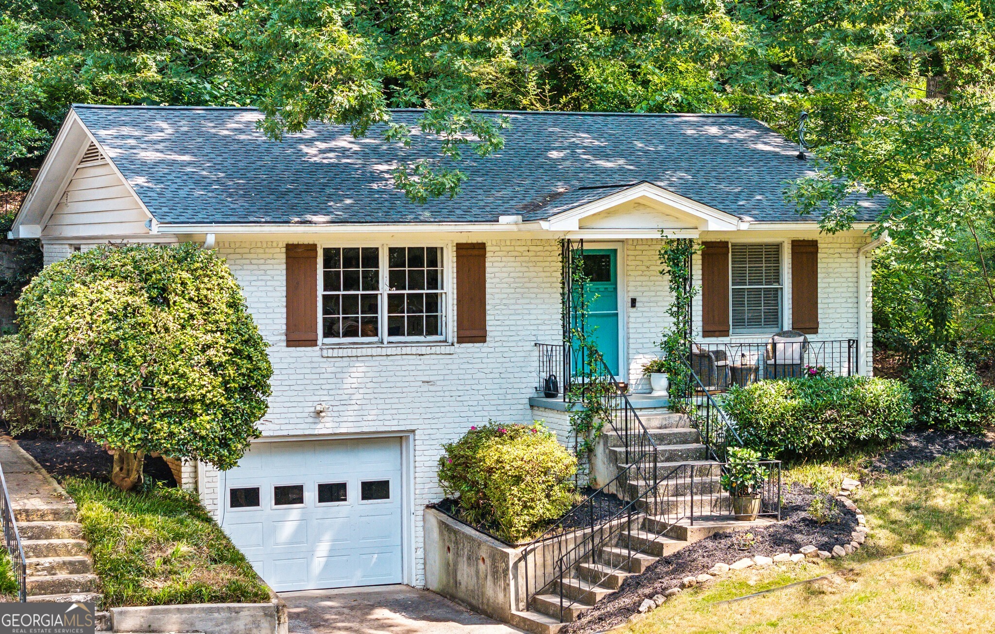 2006 McLendon Avenue NE