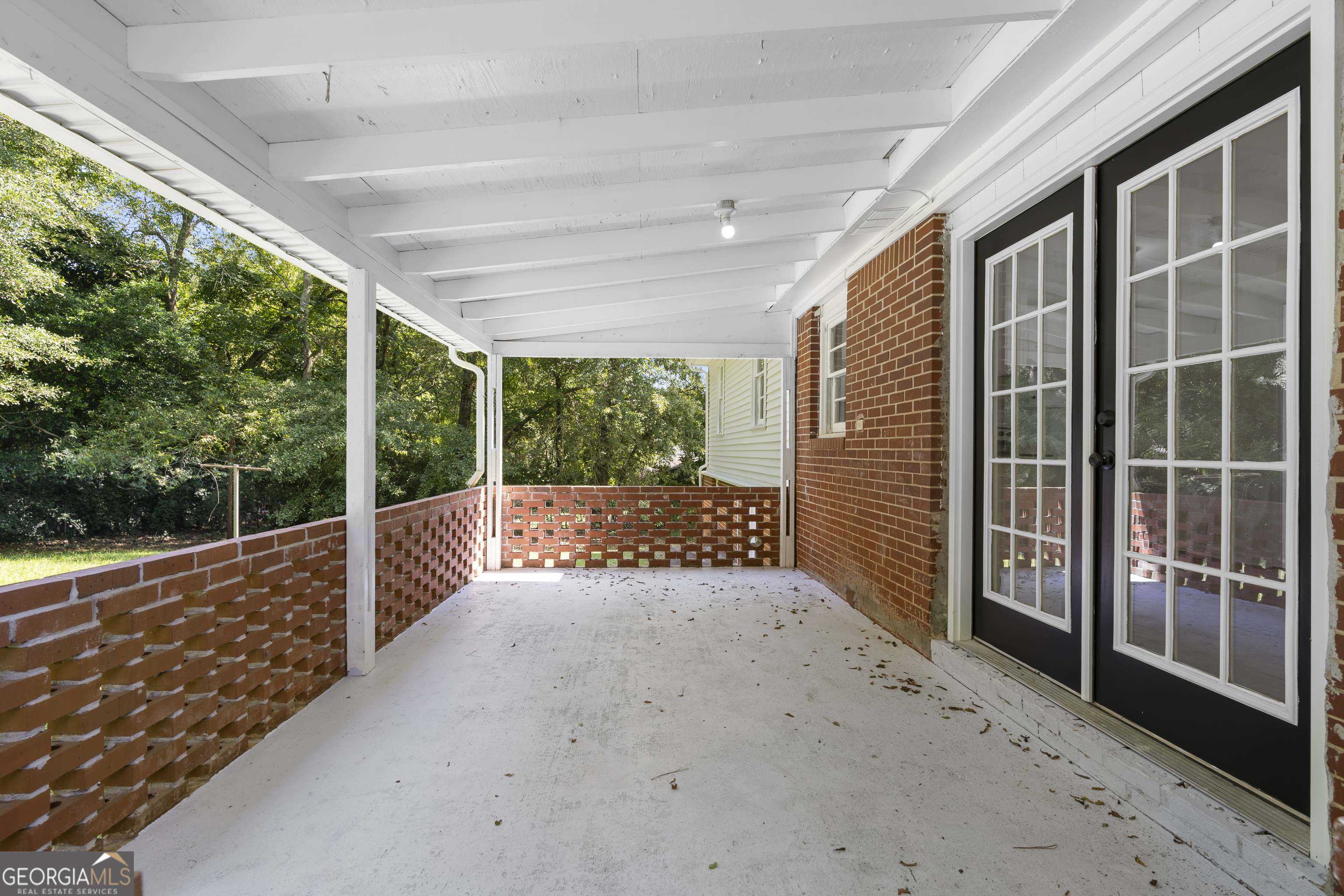890 Chestnut Drive