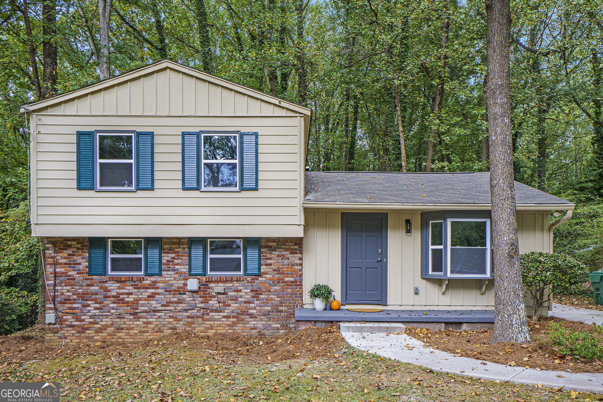 3946 Pin Oak Circle