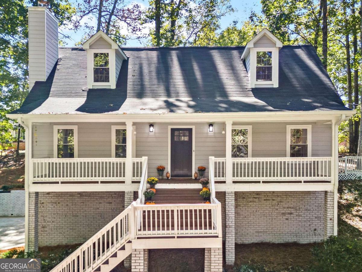 1900 Winding Creek Lane SW