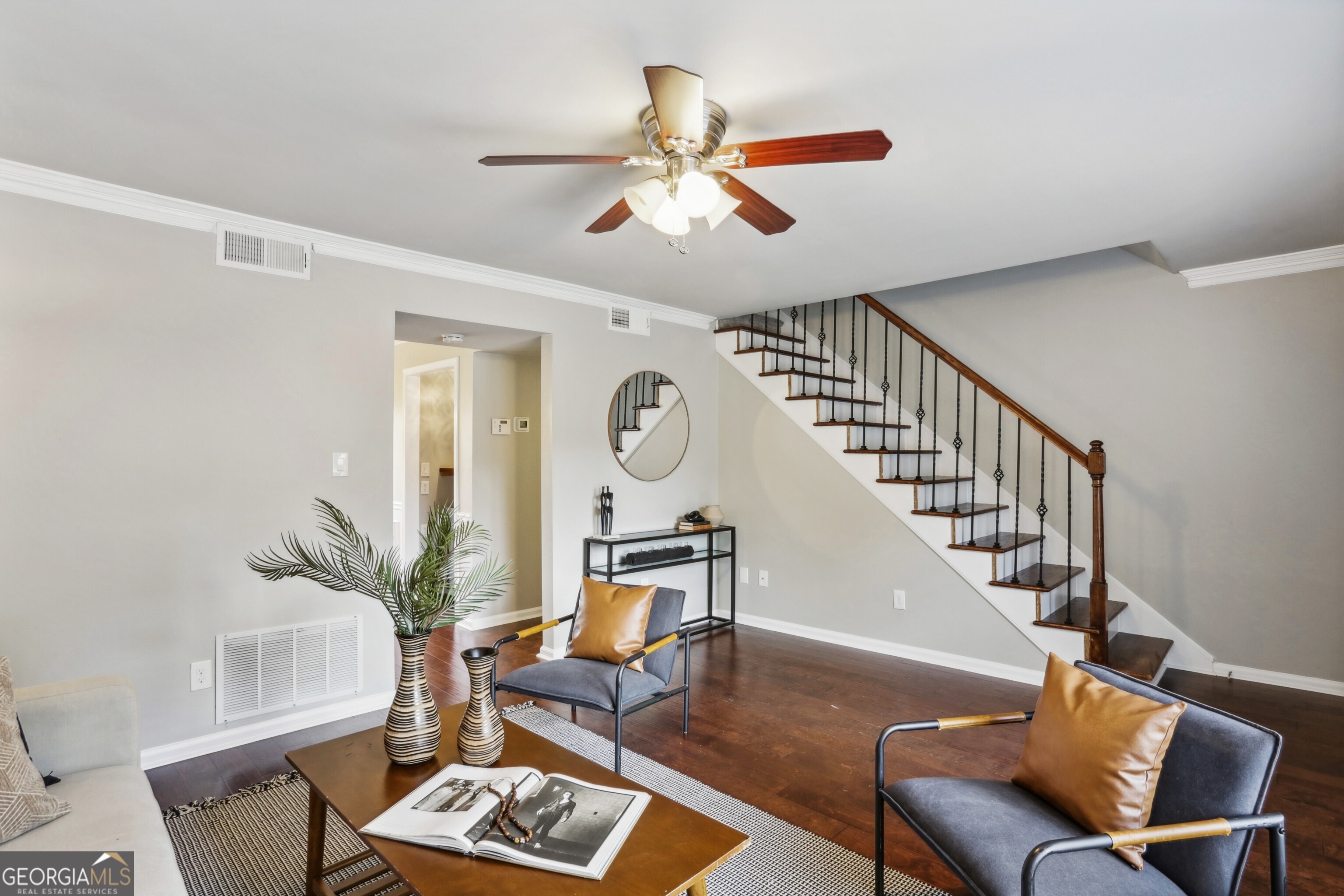 29 La Rue Place NW