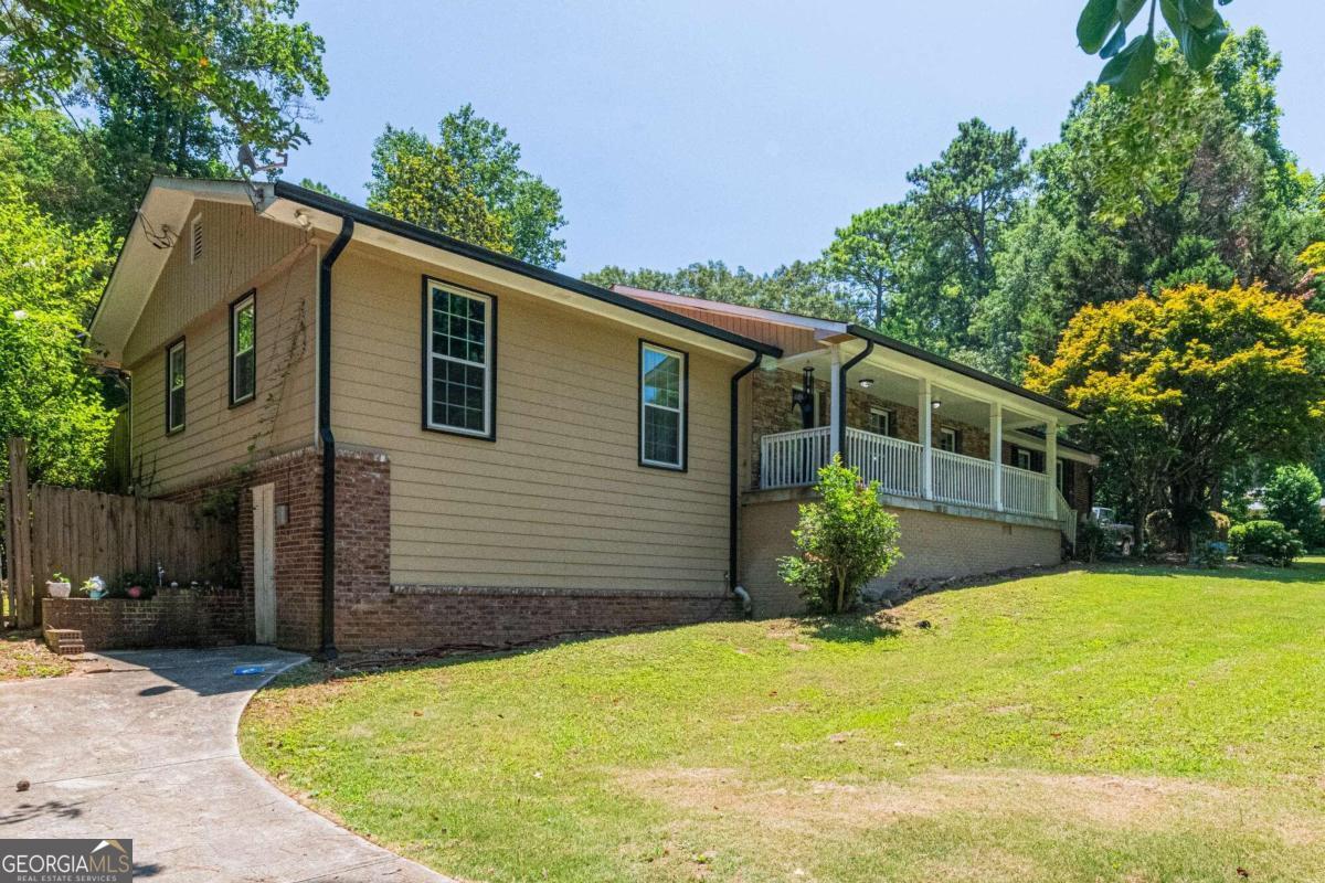 1447 Gardner Road NW