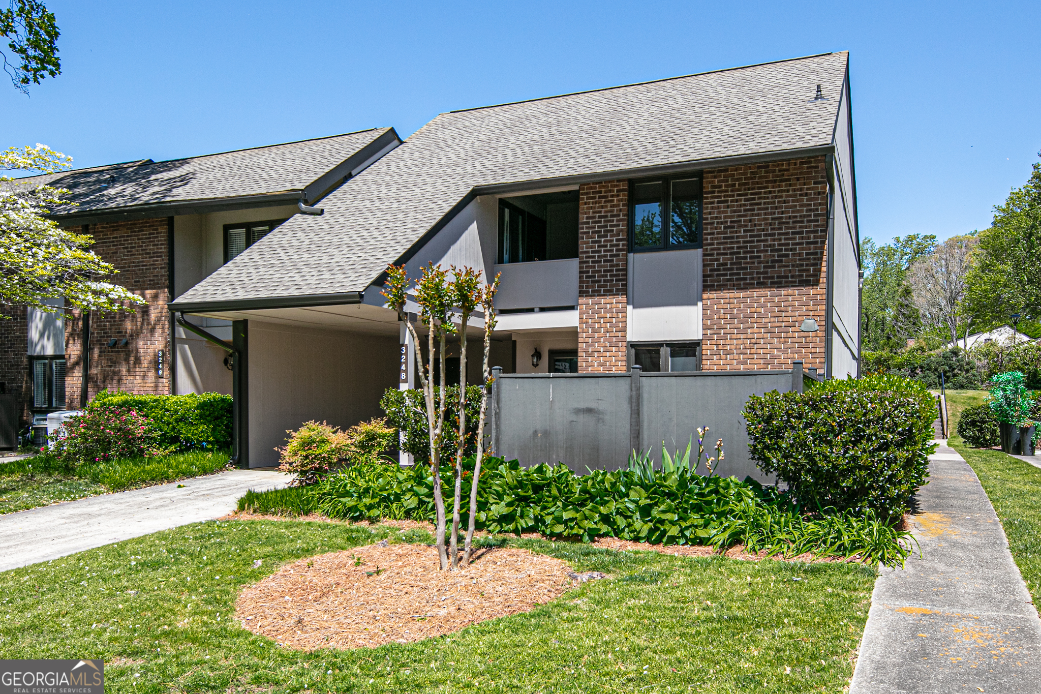 3248 Clairmont North NE