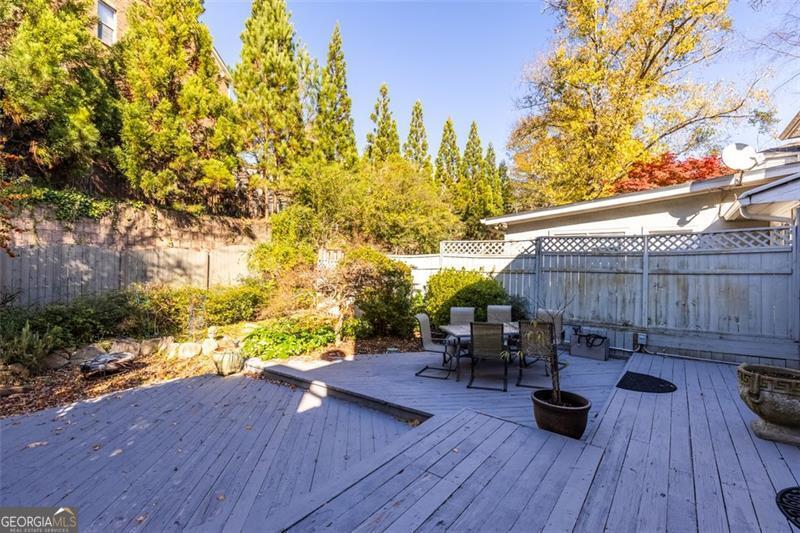 1484 BRIAROAKS Trail