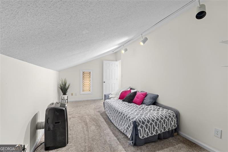 1484 BRIAROAKS Trail