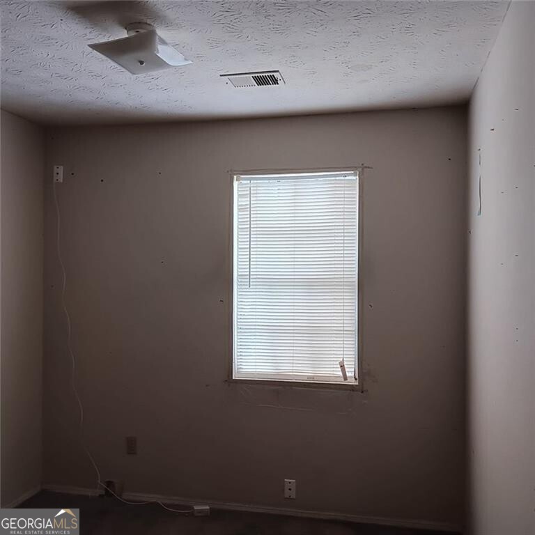 1604 Pine Tree Trail