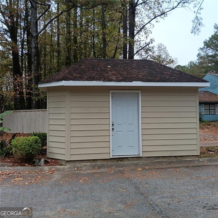 1604 Pine Tree Trail
