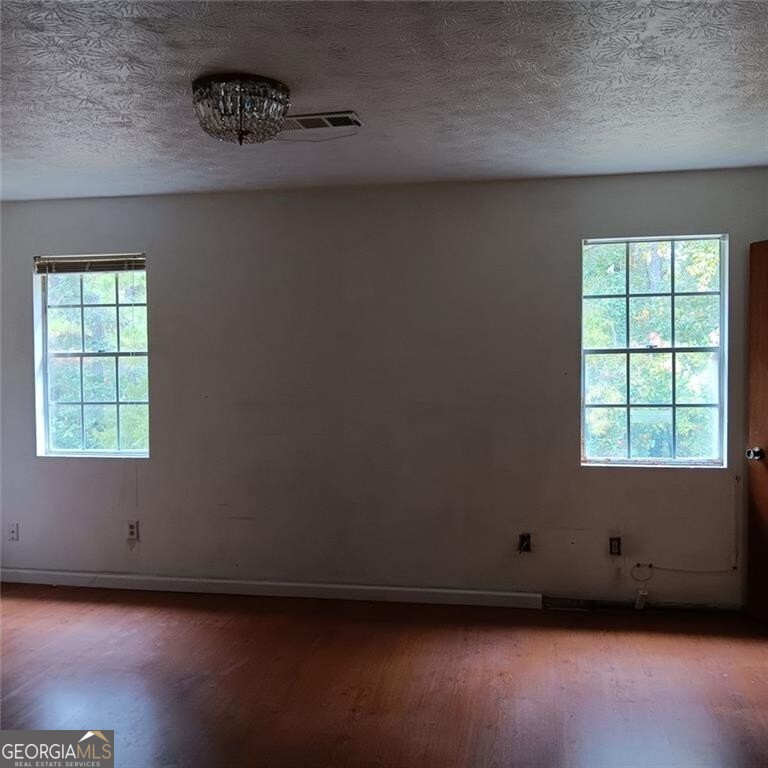 1604 Pine Tree Trail