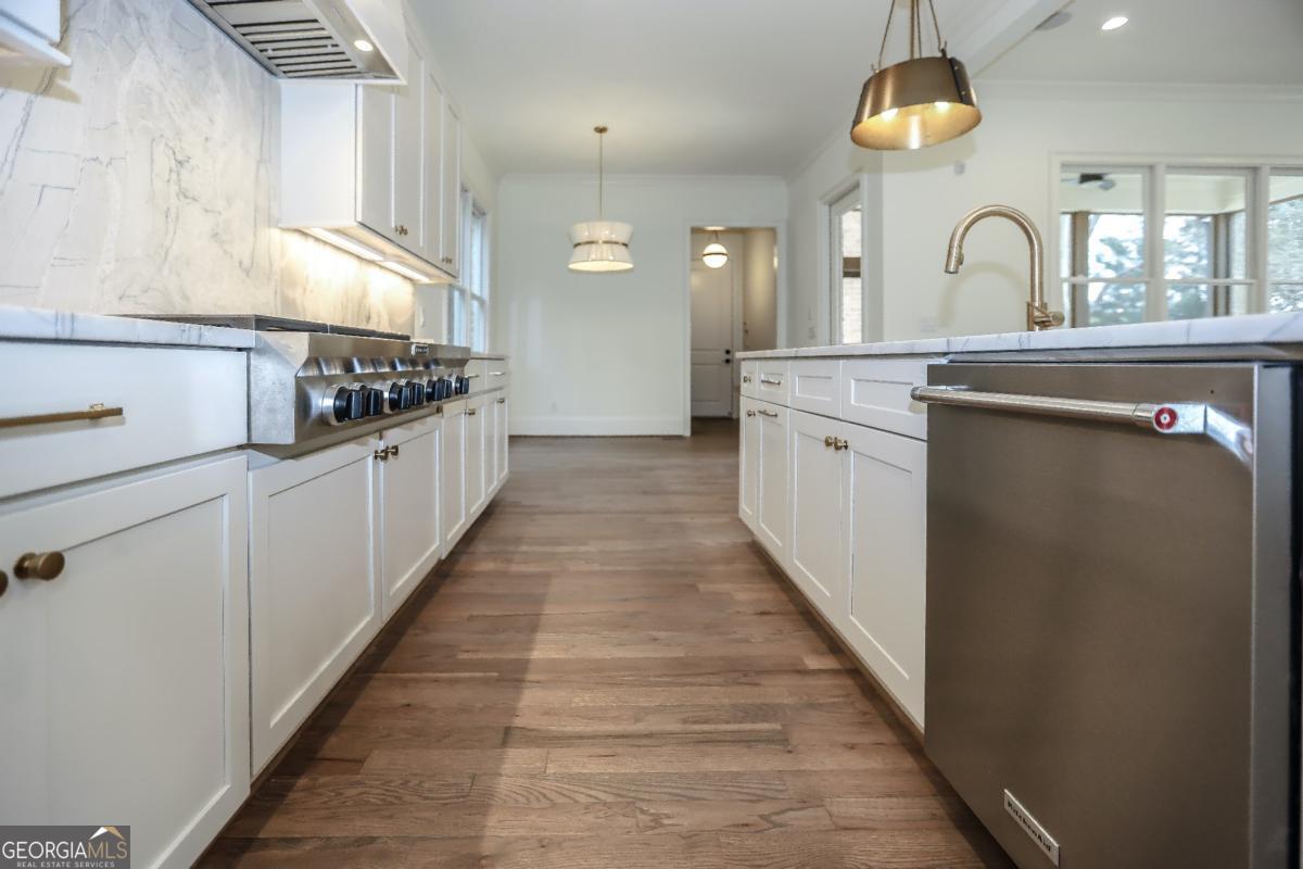 2455 Ellijay Drive NE