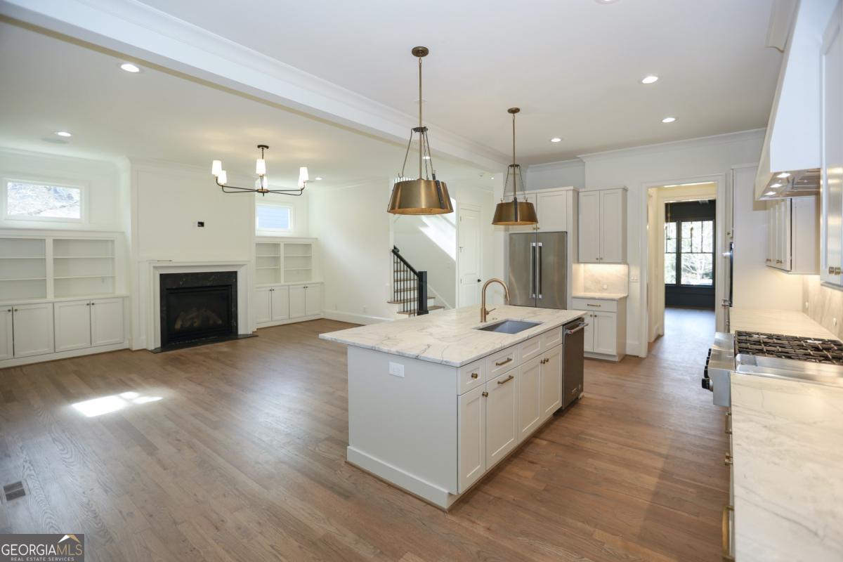 2455 Ellijay Drive NE