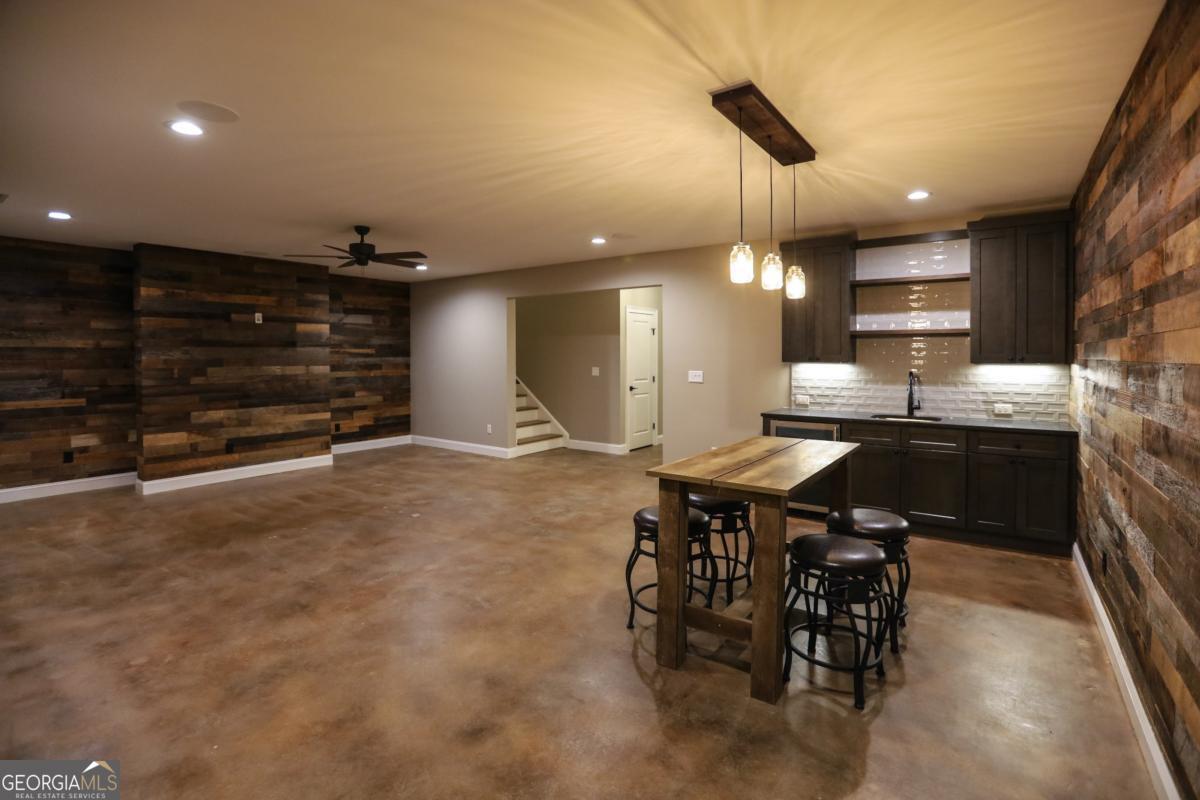 2455 Ellijay Drive NE
