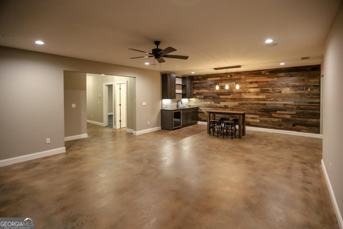 2455 Ellijay Drive NE