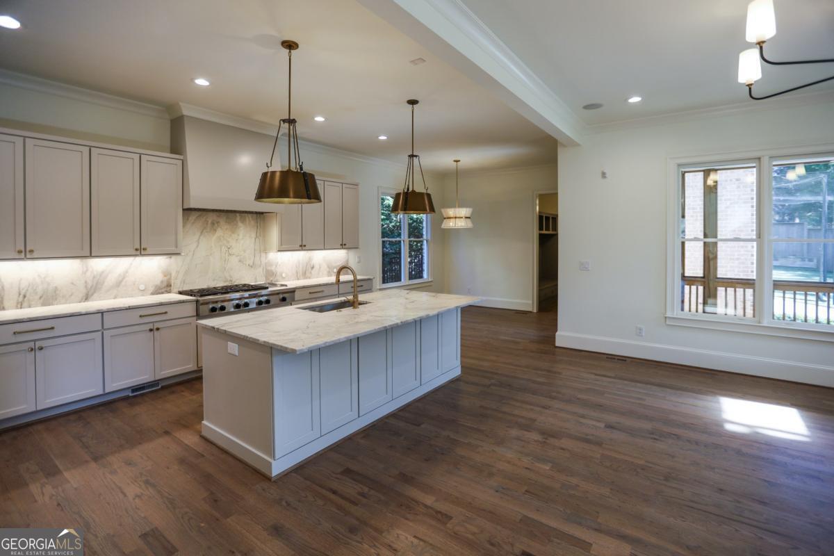2455 Ellijay Drive NE