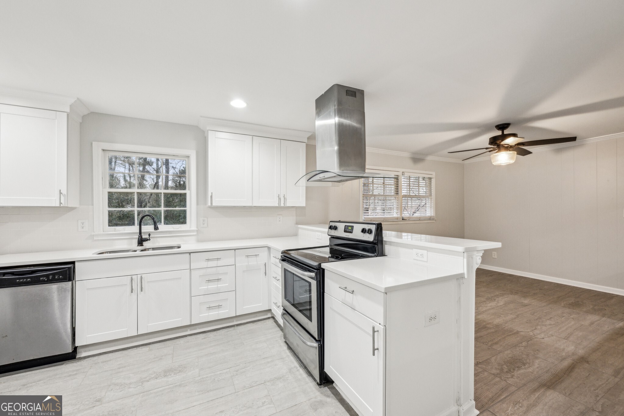 699 Cheviot Drive