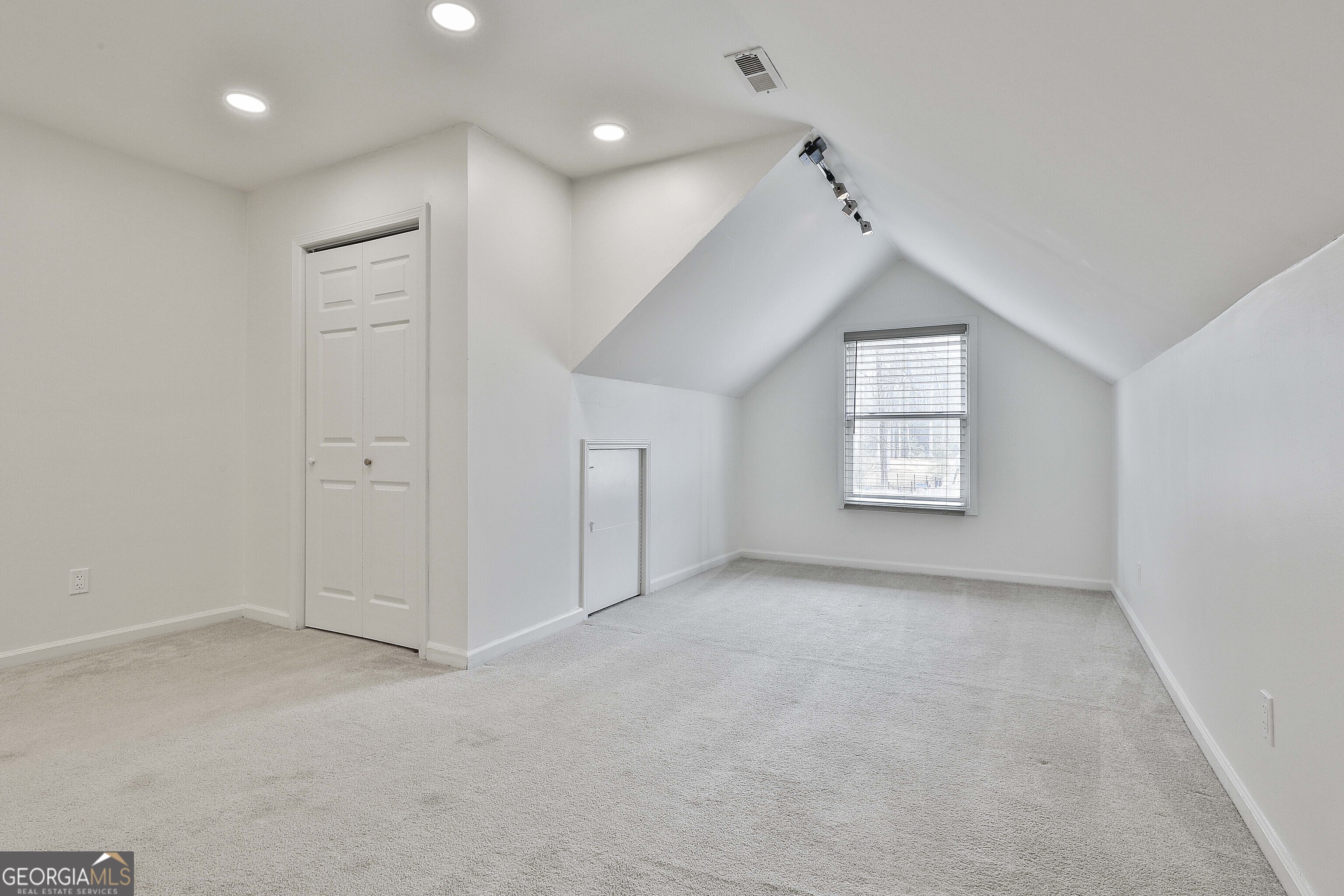 332 Summer Place