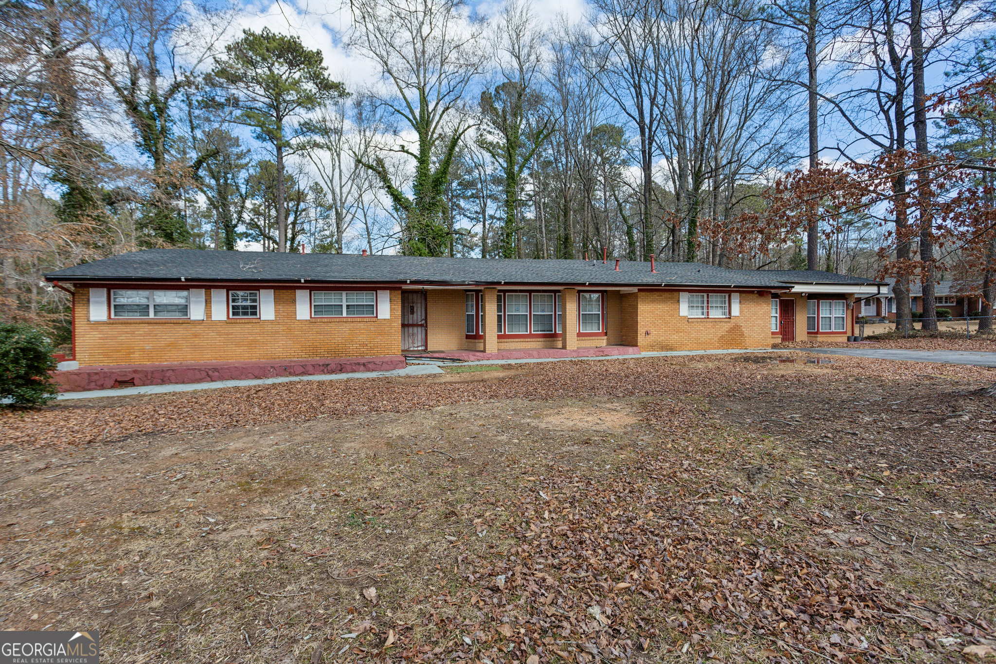 1310 Loch Lomond Trail SW