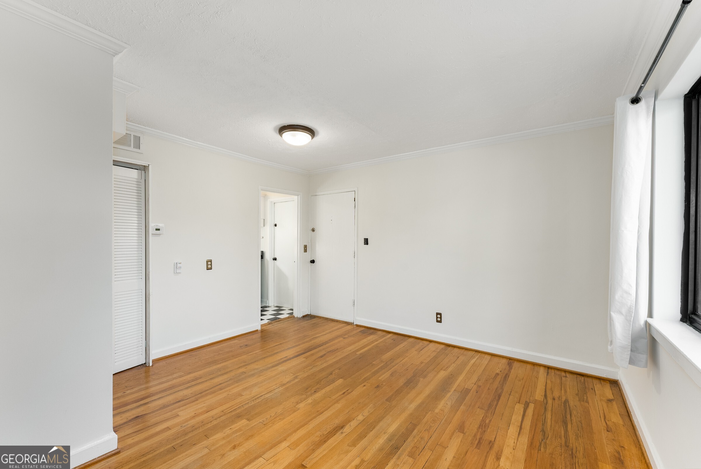 323 3rd Street NE # 5