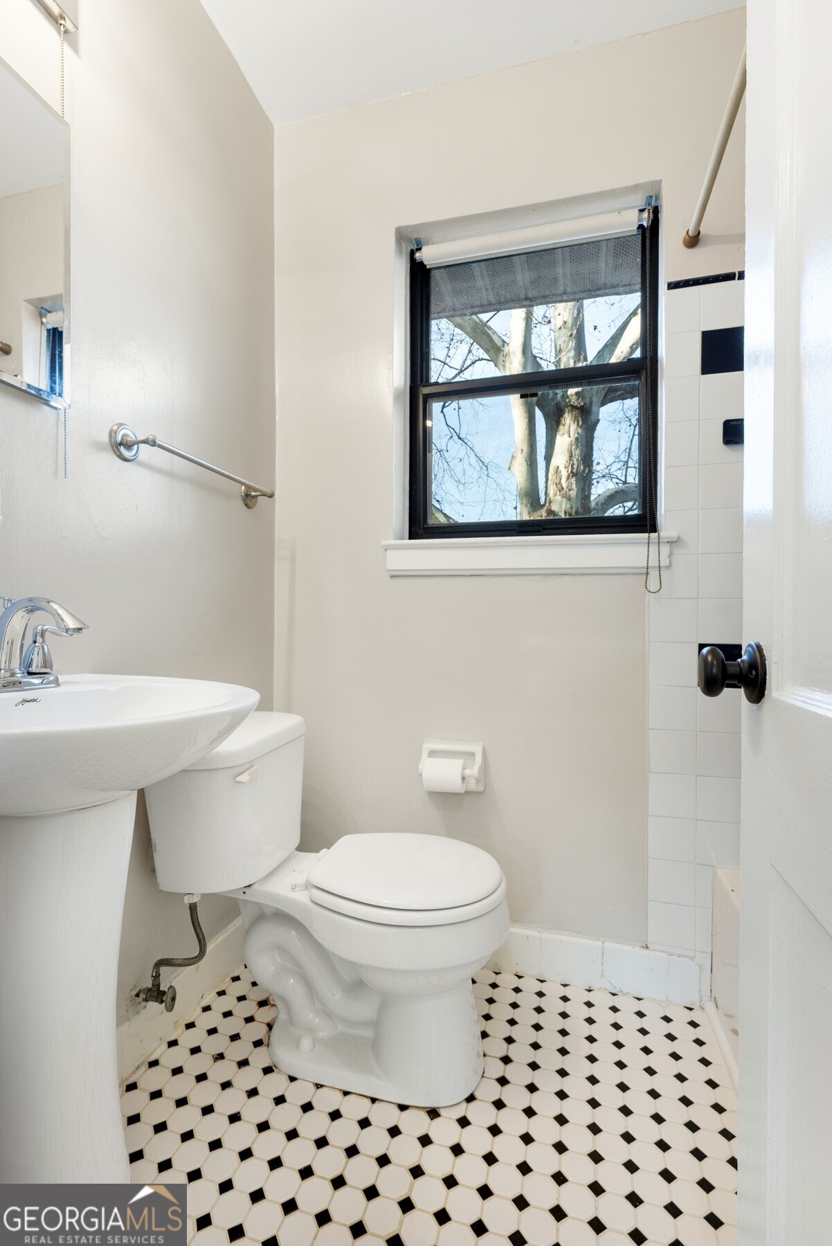 323 3rd Street NE # 5