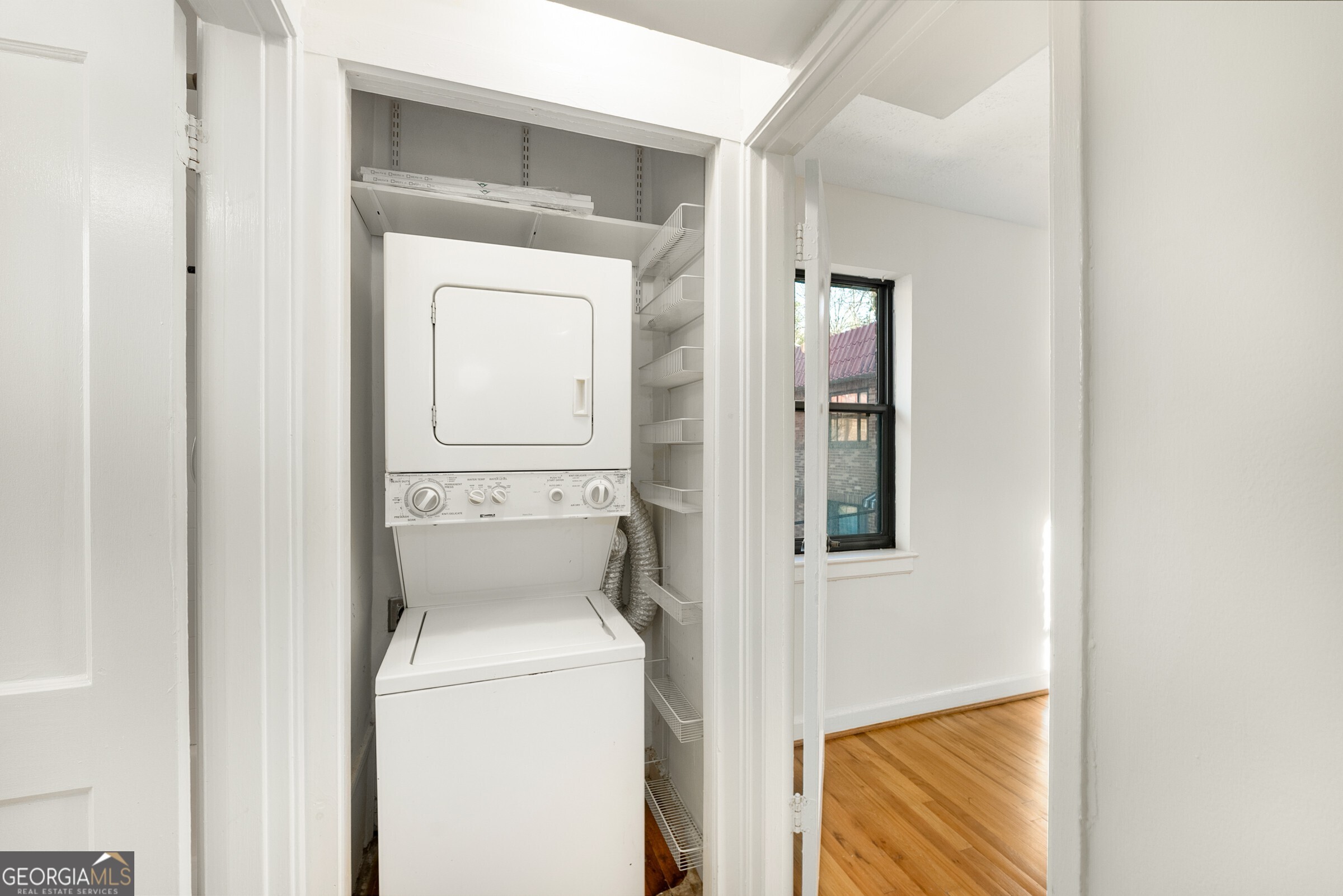 323 3rd Street NE # 5