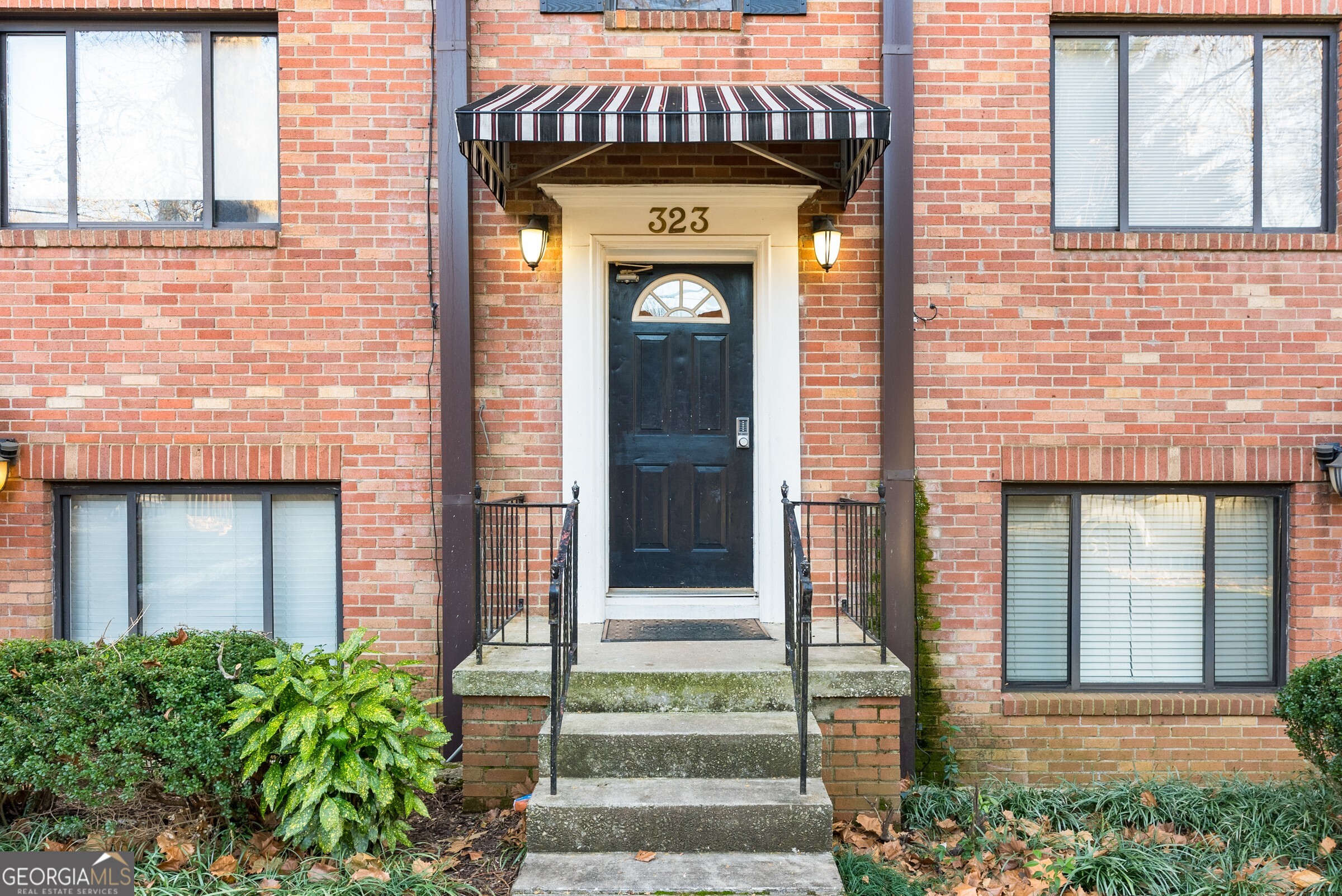 323 3rd Street NE # 5