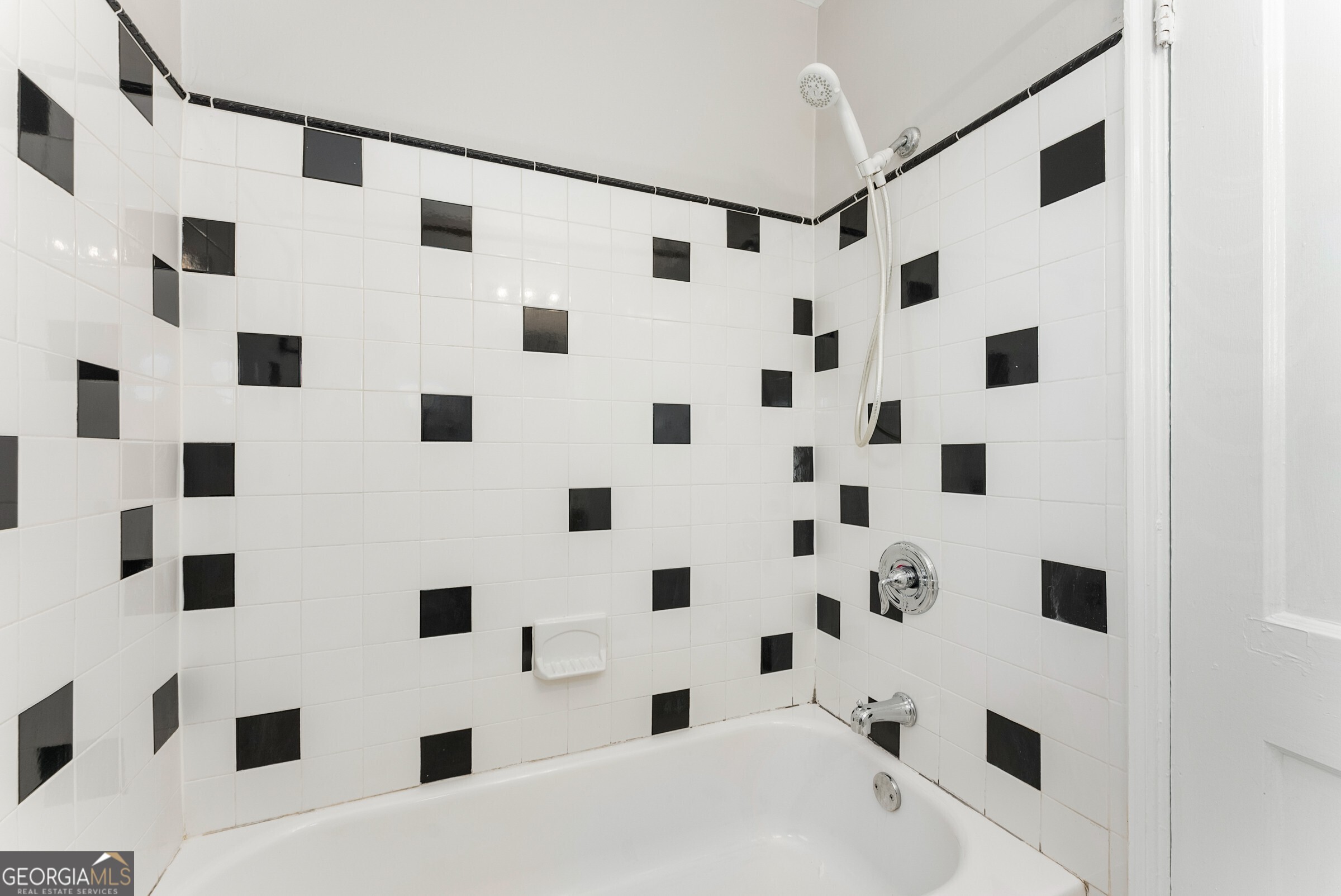 323 3rd Street NE # 5