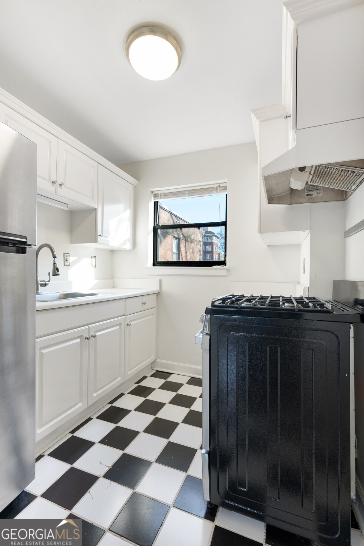 323 3rd Street NE # 5