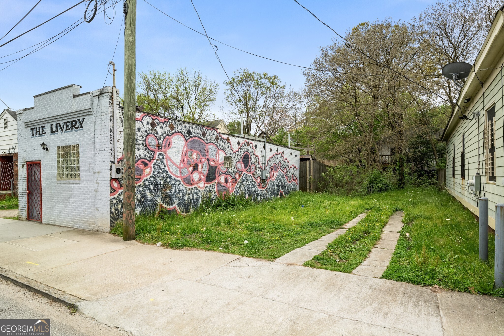 615 Memorial Drive SE