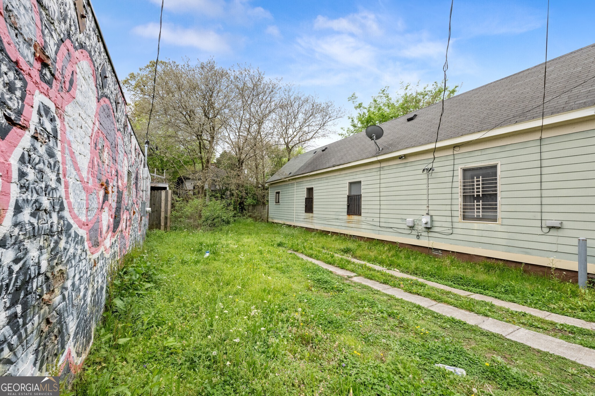 615 Memorial Drive SE
