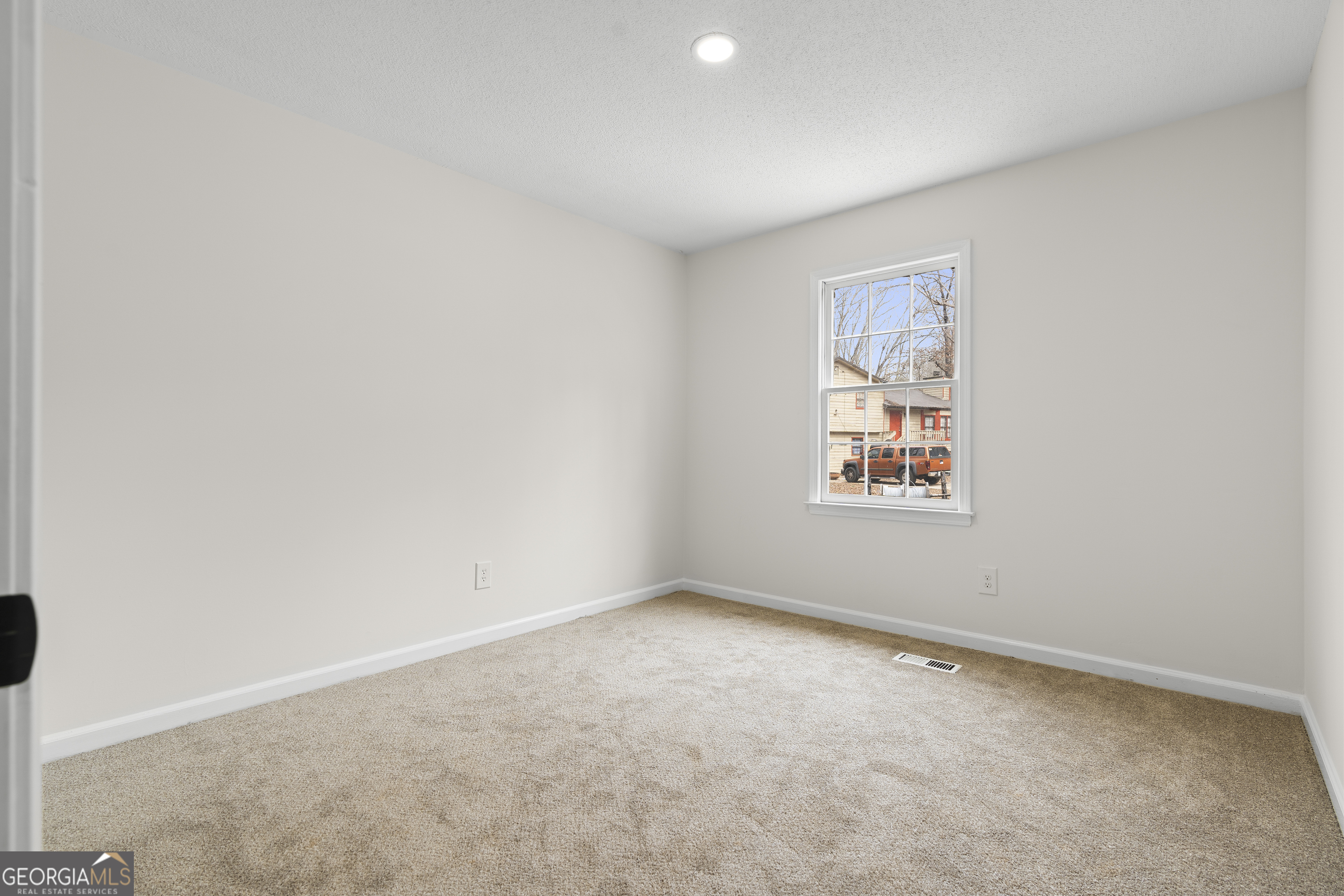 25 Queen Court