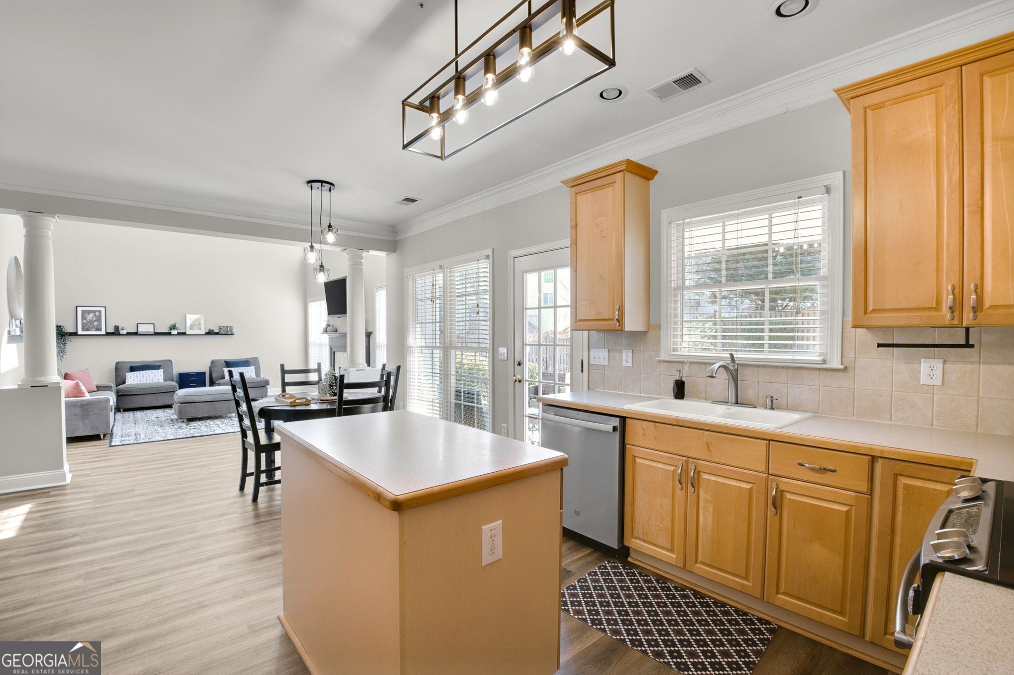 5466 Vinings Lake Way