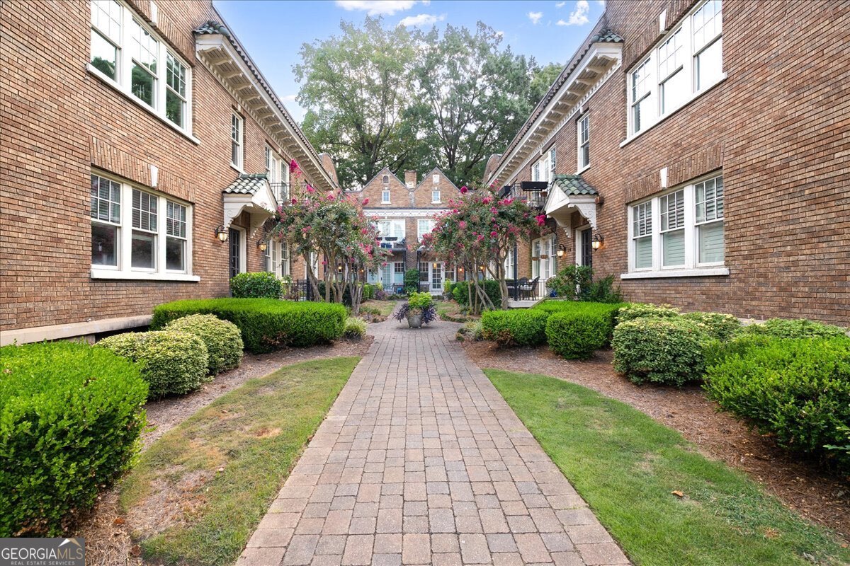 907 Piedmont Avenue NE # 13