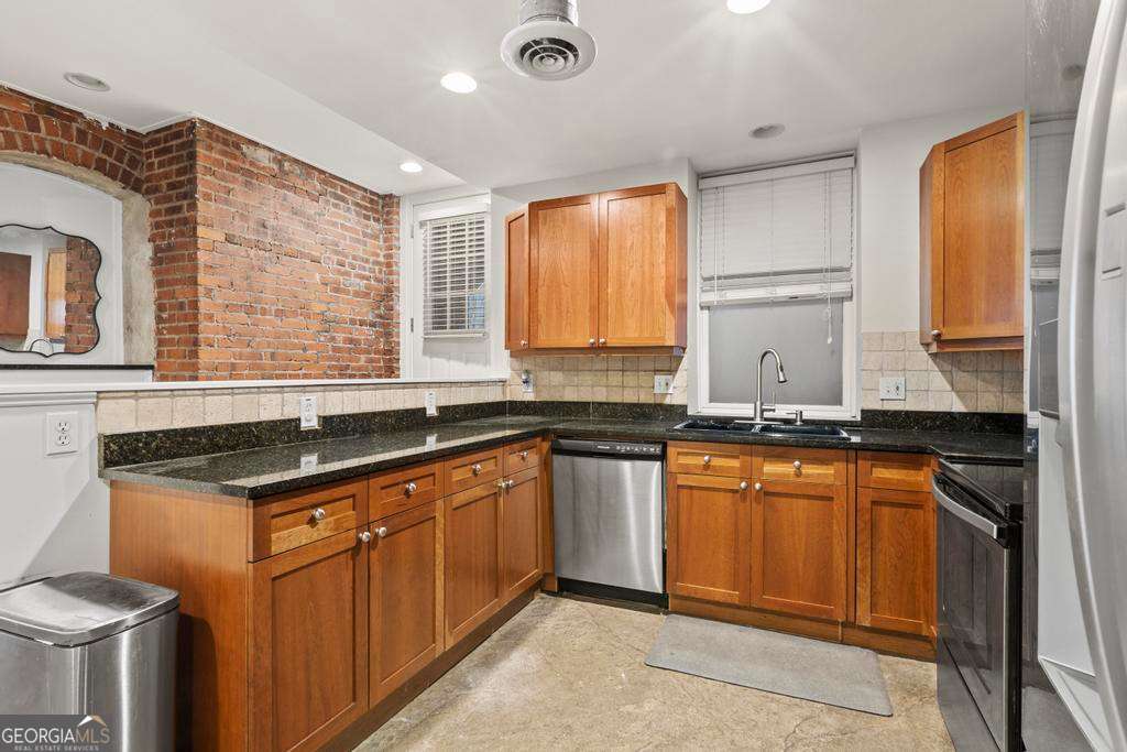 616 N Highland Avenue NE # 13B