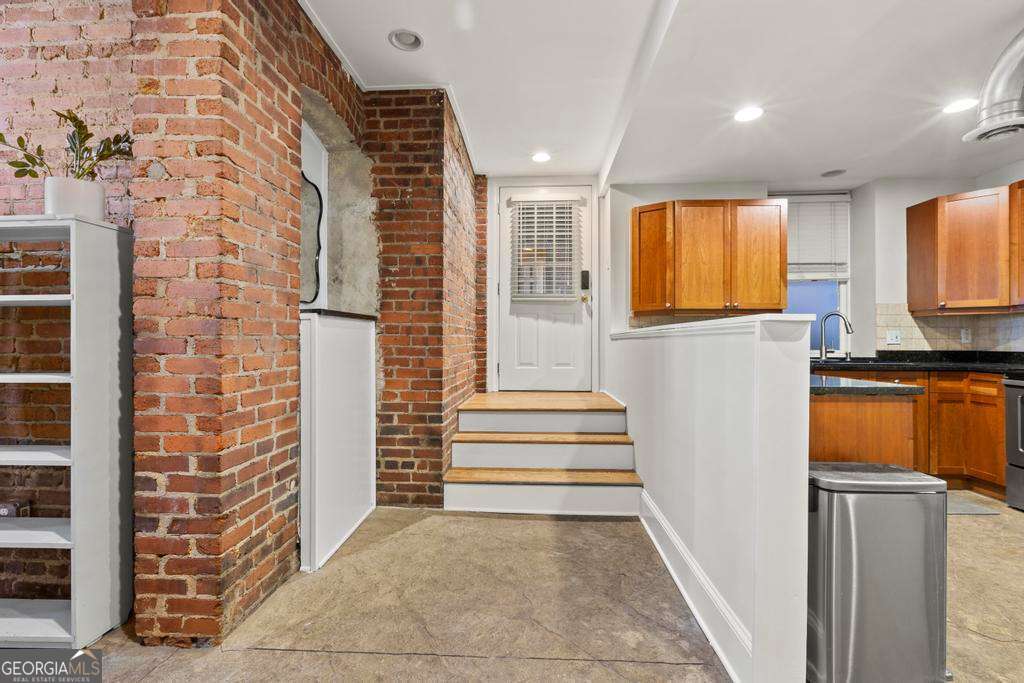 616 N Highland Avenue NE # 13B