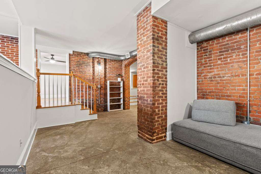 616 N Highland Avenue NE # 13B