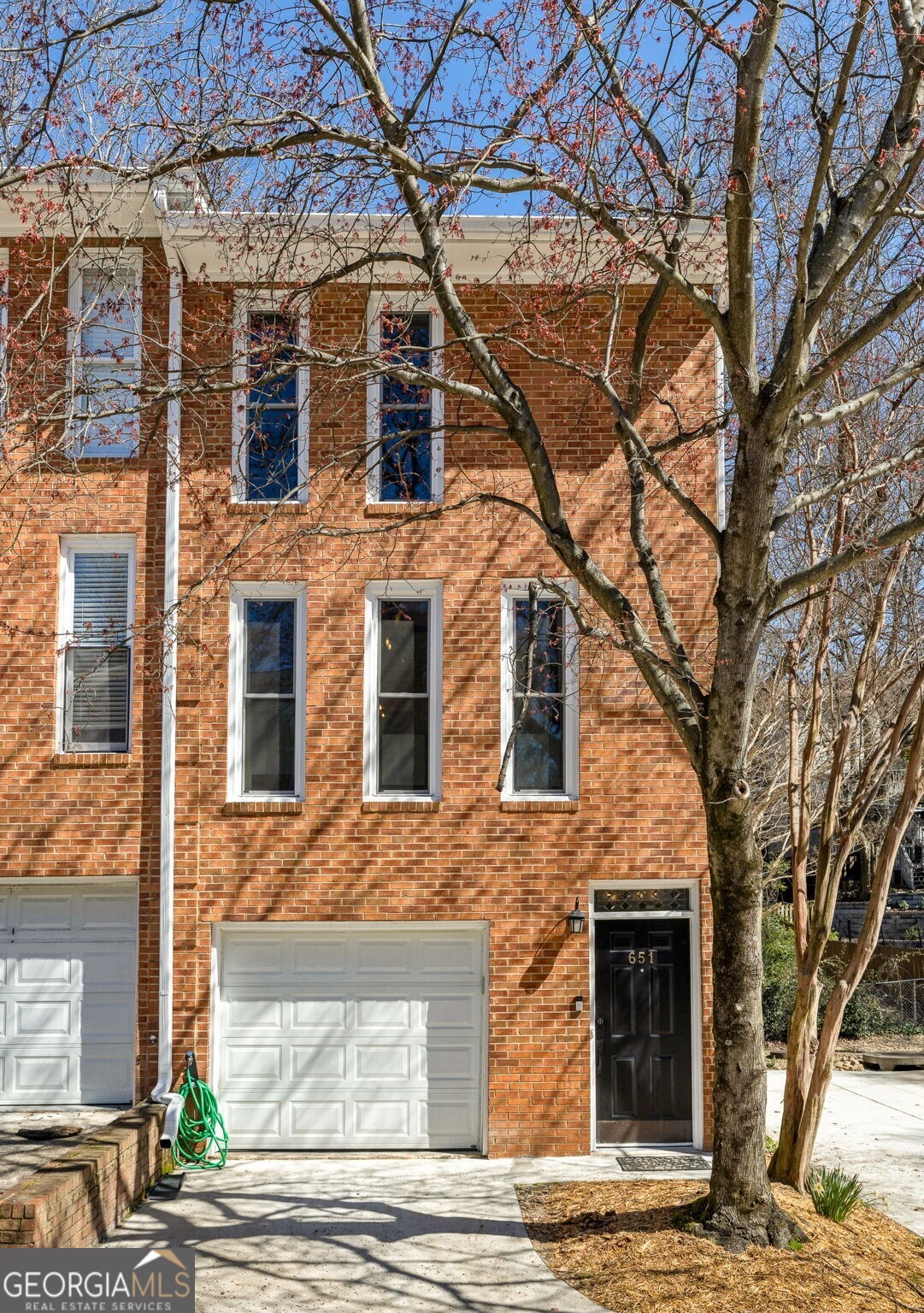 651 Park Village Drive NE