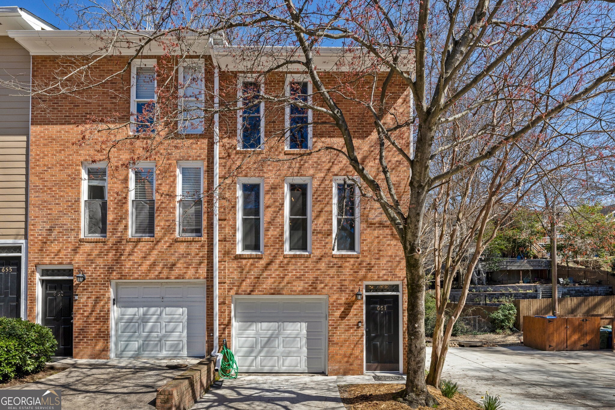 651 Park Village Drive NE