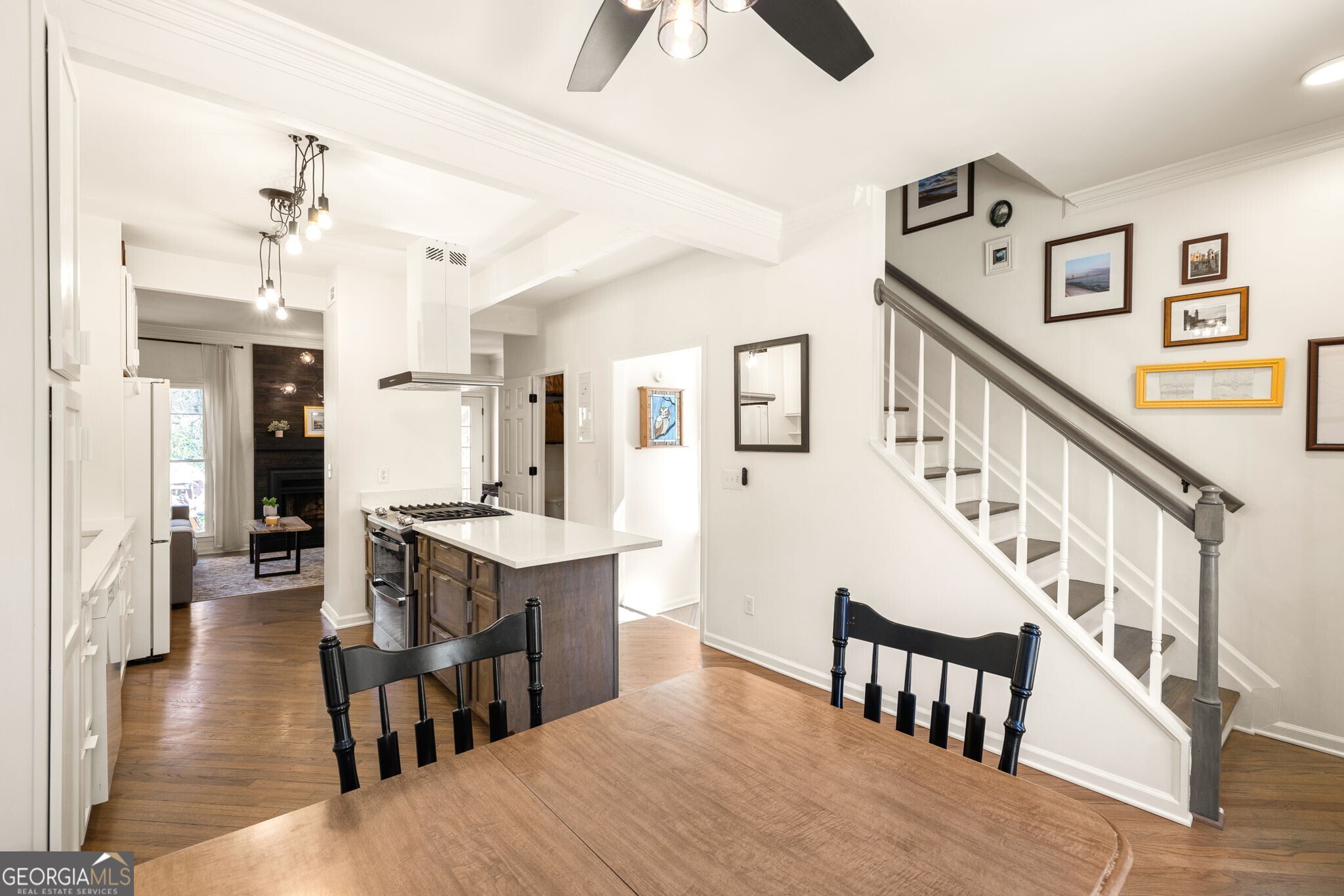651 Park Village Drive NE