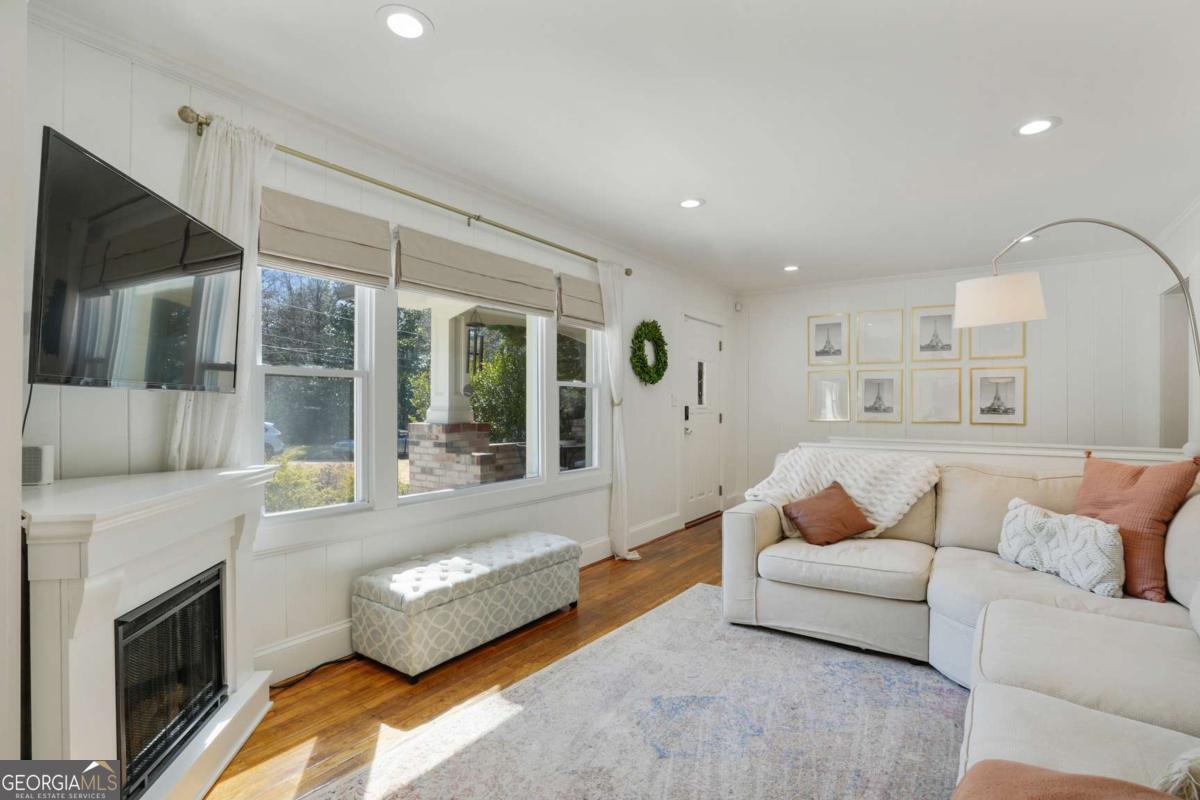2592 Valley Stream Drive