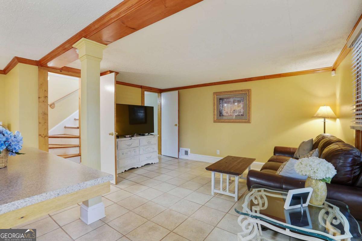 2592 Valley Stream Drive